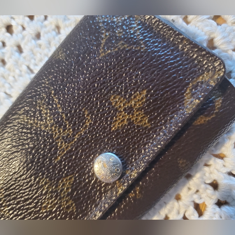 LV 6 Key Holder - Picture 16 of 16